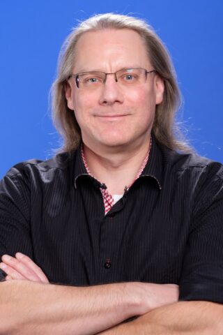 https://www.dtcperspectives.com/wp-content/uploads/2021/07/BradEinarsen-KlickHealth-Dec2018-1000-320x480.jpg
